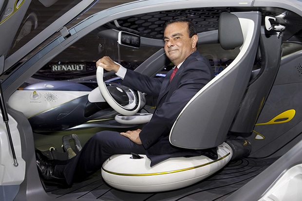 carlos-goshn-voiture-electrique-renault