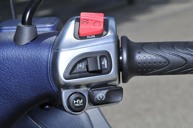 bouton HYTech Piaggio MP3 hybride