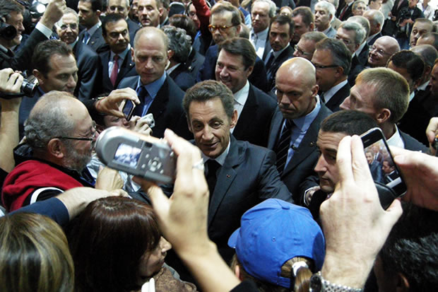 nicolas-sarkozy-mondial-auto Nicolas Sarkozy au mondial de l'Auto.