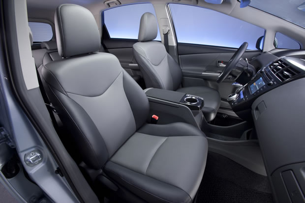 toyota-prius-v-interieur L'interieur de la Prius V