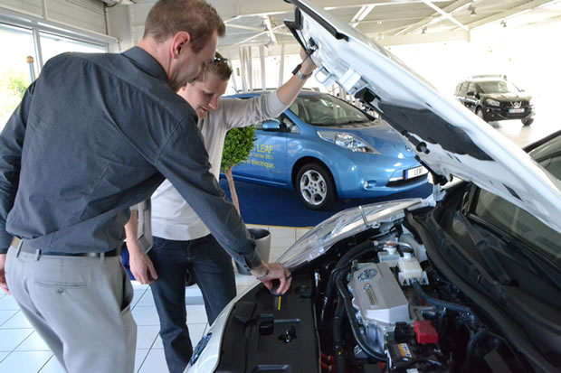 Nissan LEAF