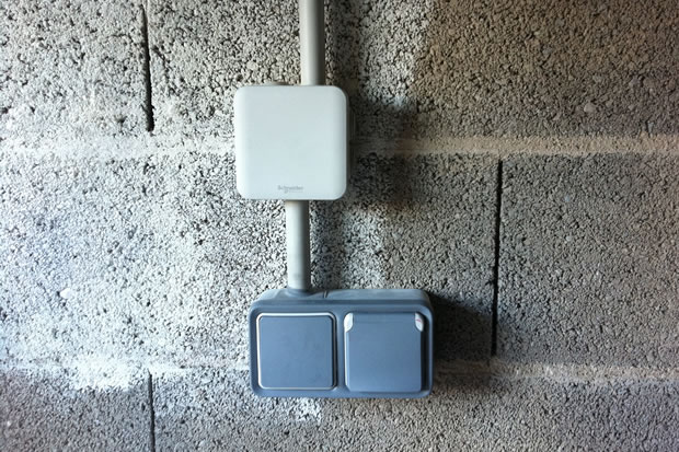 prise pour recharger ma voiture électrique
