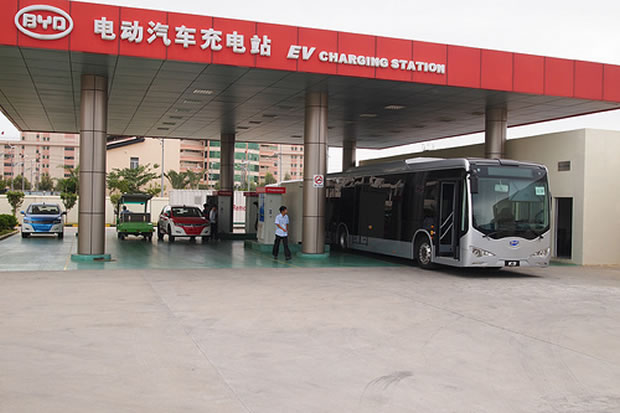 Une station de recharge pour les voitures électriques signée BYD