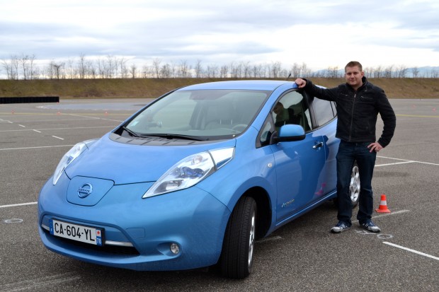Nissan LEAF sur le circuit de l'anneau du Rhin