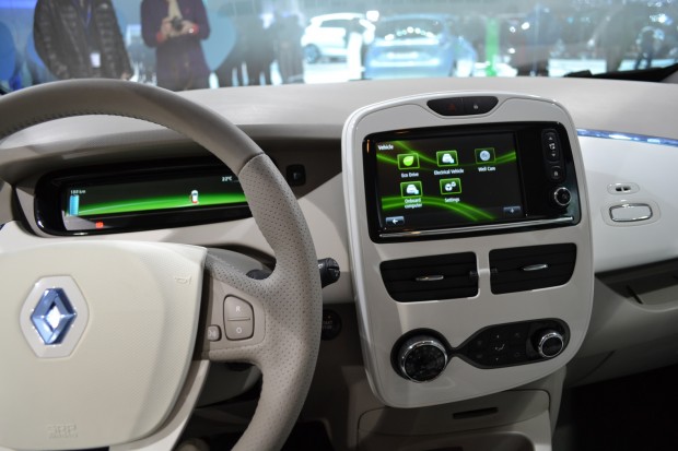Volant et console centrale de la Renault ZOE Volant et console centrale de la Renault ZOE