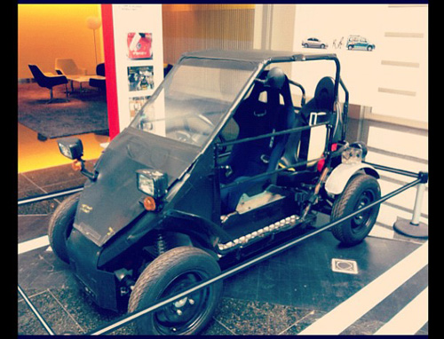 Le prototype de Twizy avec des tubes