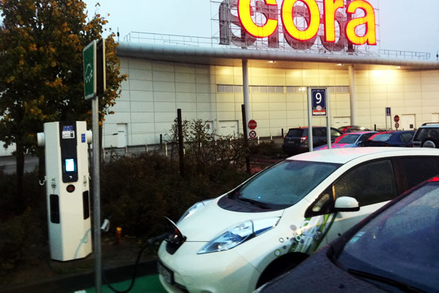 recharge-voiture-electrique recharge d'une voiture électrique