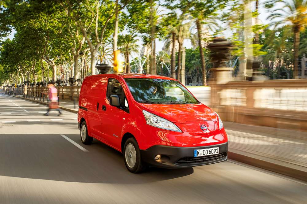 Nissan e-NV200 électrique 2014 rouge