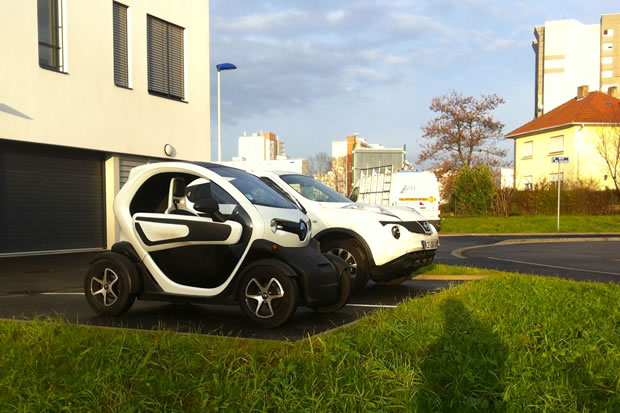 twizy-dehors Le twizy à l'extérieur