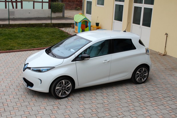 La Renault ZOE a ligne compacte et dynamique La Renault ZOE a ligne compacte et dynamique