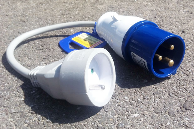 adaptateur-prise-camping