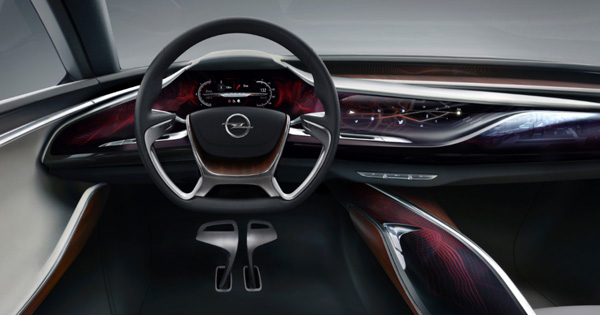 Le poste de conduite de l'Opel Monza