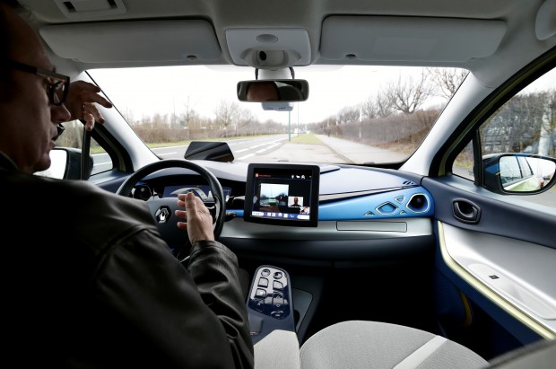 Le poste de conduite de la Renault Next Two