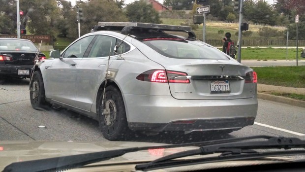 tesla-model-x-mule_000