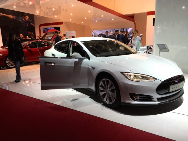 stand-tesla-mondial-paris-2014_02
