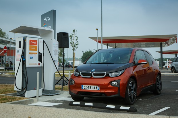 A4 Inauguration borne electrique aire de Tardenois nord
