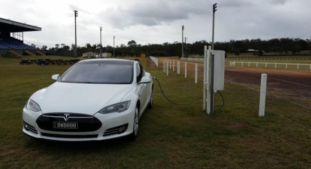 Ma Model S en train de prendre un petit remontant !