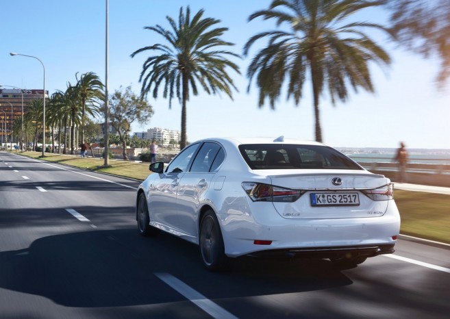 Lexus GS 300h - Vue arrière