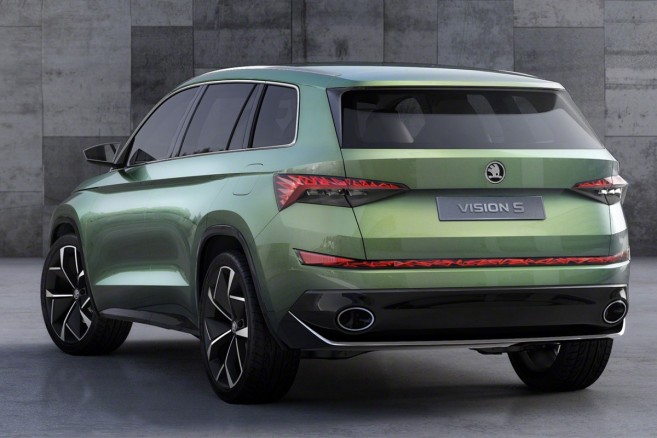 Skoda VisionS hybride rechargeable : vue arrière
