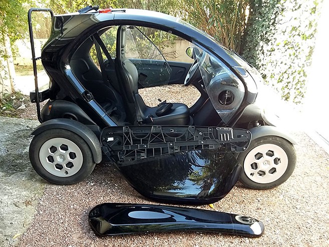 Sur son blog, Christian Dehais propose de nombreux tutos pour changer les pièces de son Twizy