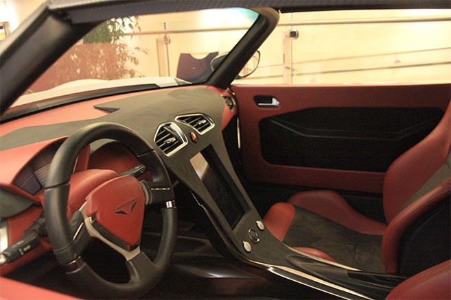 Intérieur du roadster électrique Paris