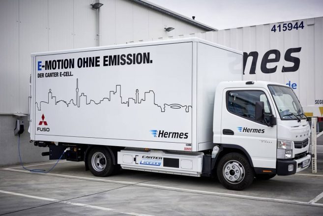 Fuso Trucks; Fuso Canter E-Cell im Flottentest; voll-elektrischer Leicht-Lkw; lokal emissionsfreier Antrieb; Hermes; Stadt Stuttgart ; Fuso Trucks; Fuso Canter E-Cell fleet trail; all-eletric light-duty; locally emission-free drive truck; Hermes; Stuttgart;