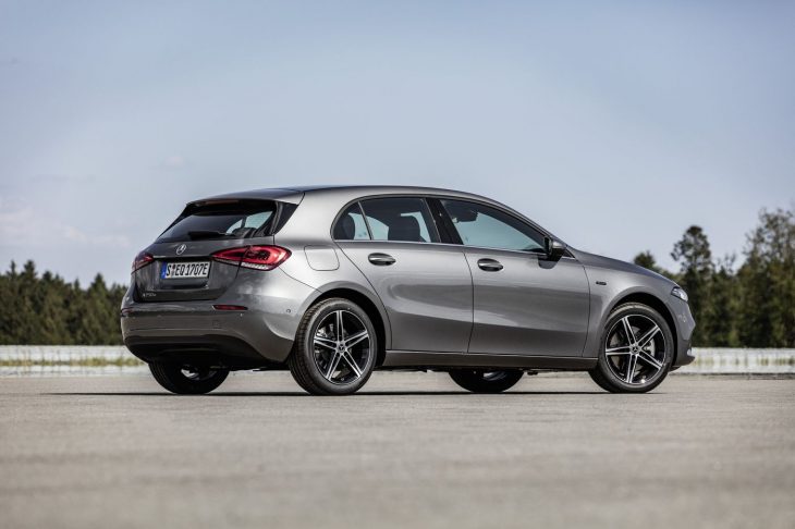 Vue arrière Mercedes Classe A 250 e hybride rechargeable