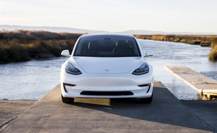 Tesla Model 3 blanche