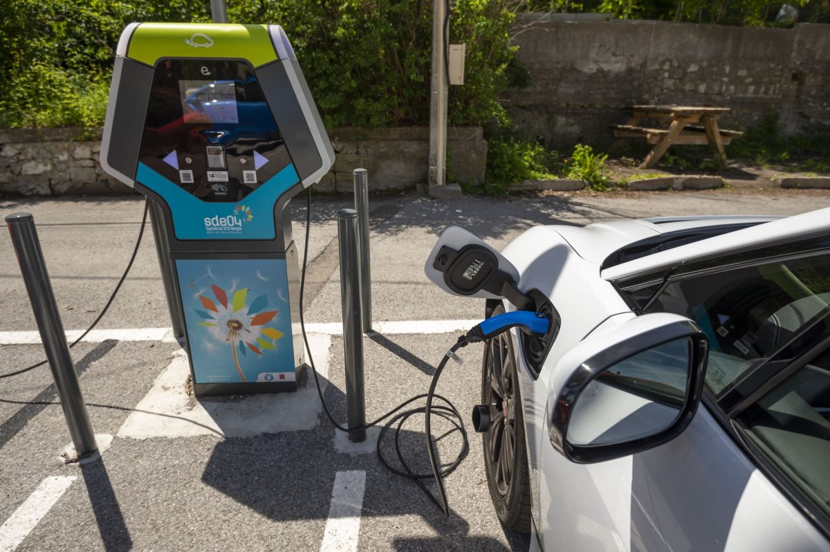 Borne recharge voiture électrique