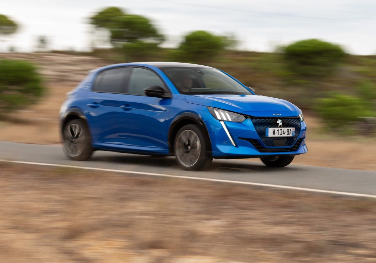 Peugeot e-208