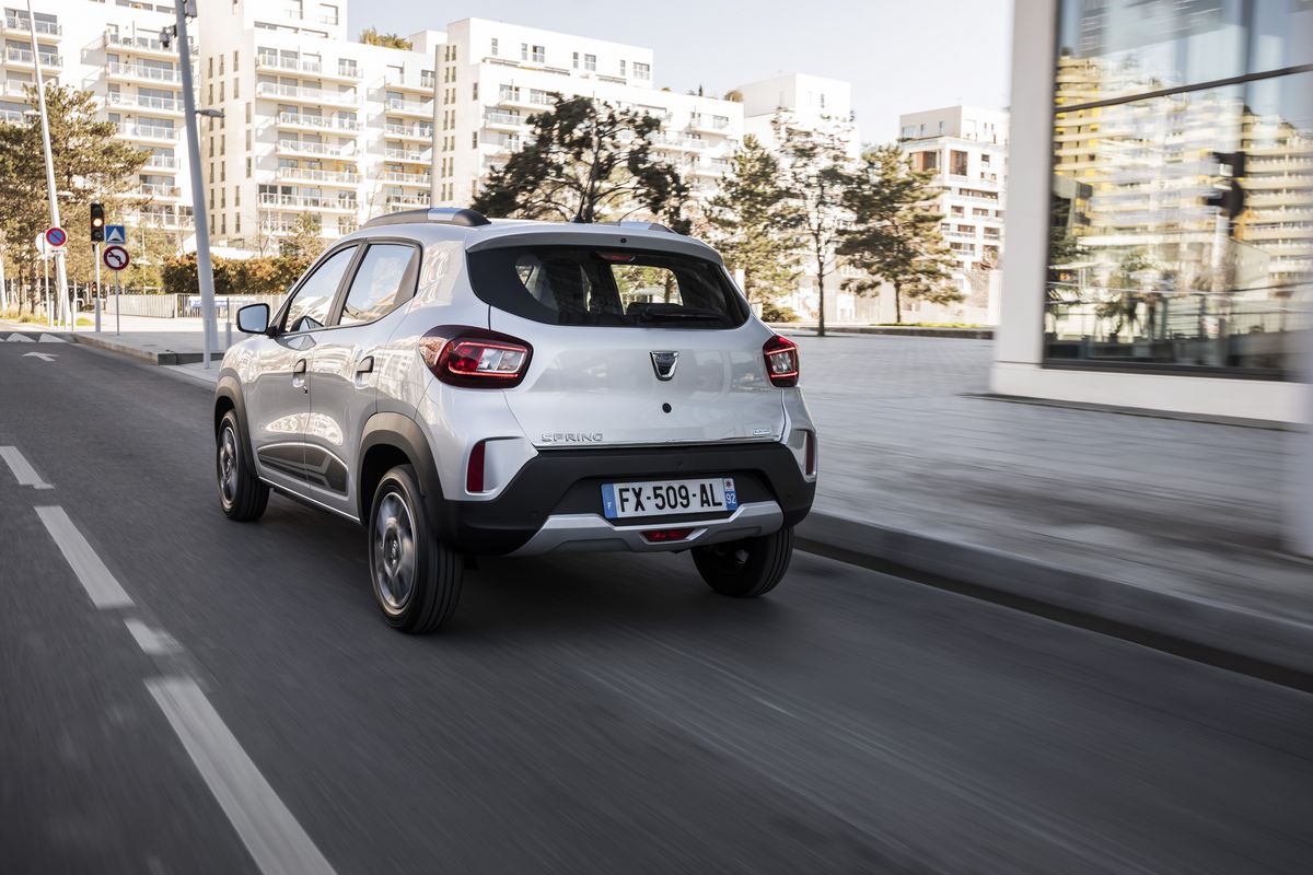 Vue arrière Dacia Spring électrique 2021