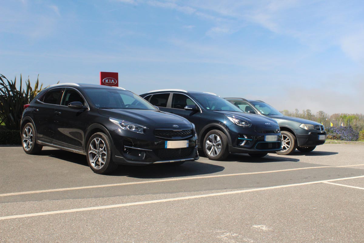 De G. à D. : Kia XCeed PHEV, Kia e-Niro, BMW X3