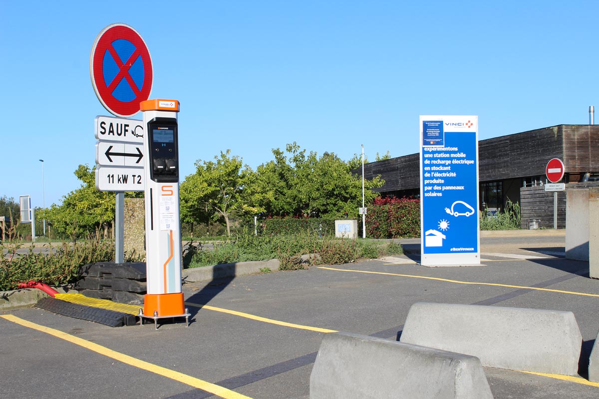 Station de recharge temporaire de Vinci Autoroutes